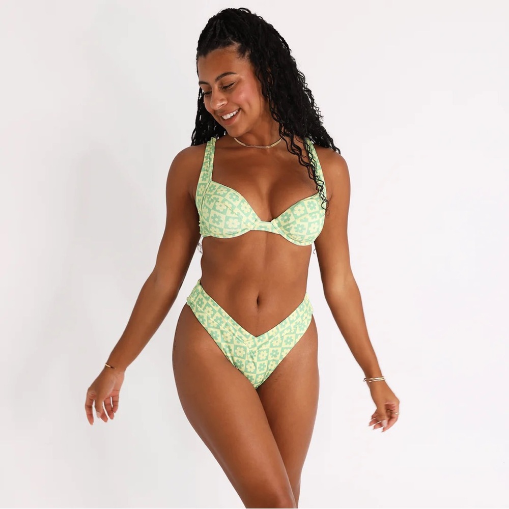 NWT Aurelle Lola Neon Green Floral Checkerboard High Cut Cheeky Bikini size M